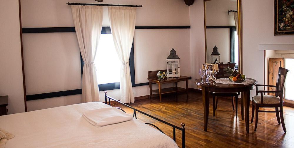 Hotel Ristorante Le Clarisse أمانتيا المظهر الخارجي الصورة