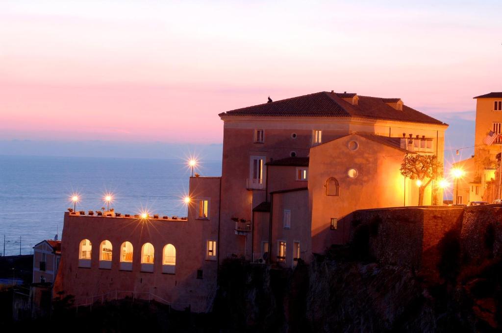 Hotel Ristorante Le Clarisse أمانتيا المظهر الخارجي الصورة